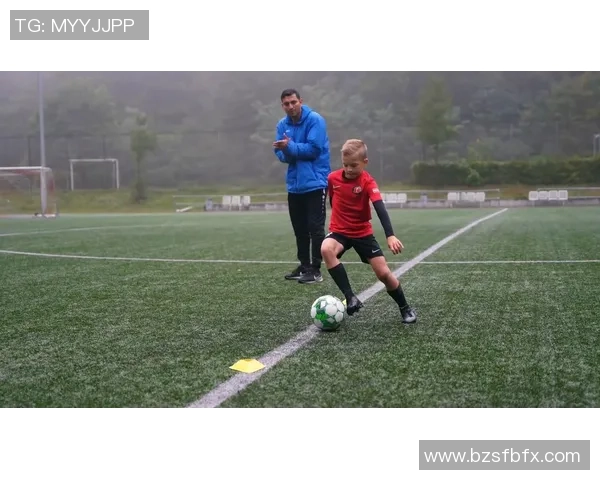 德国退役足球明星的生活现状与职业转型探讨